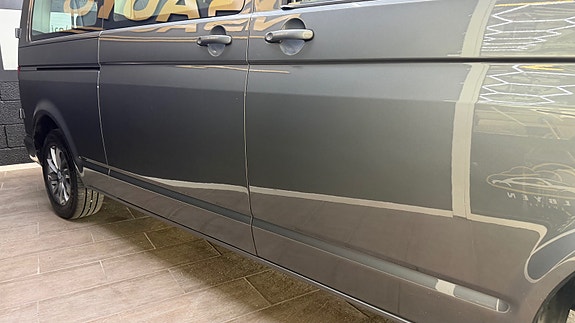 Volkswagen Caravelle 5 of 30