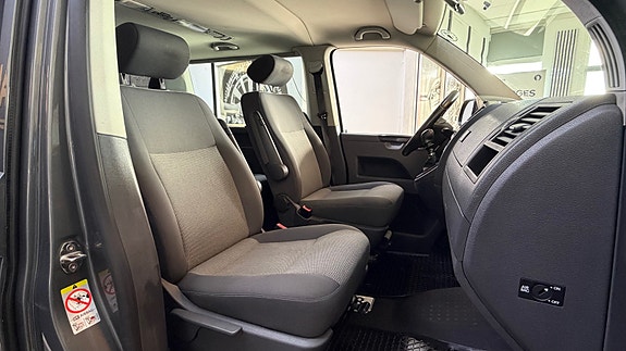 Volkswagen Caravelle 12 of 30