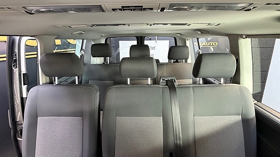 Volkswagen Caravelle 15 of 30