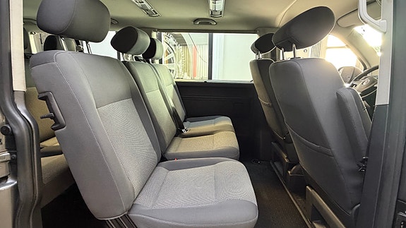 Volkswagen Caravelle 17 of 30