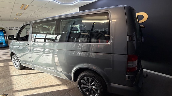 Volkswagen Caravelle 7 of 30