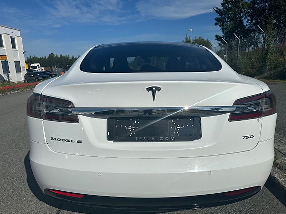 Tesla Model S 5 of 21