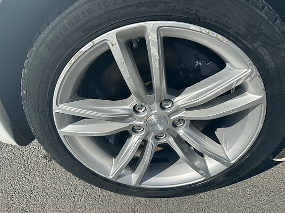 Tesla Model S 14 of 21
