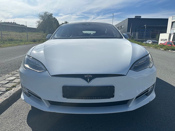 Tesla Model S 2 of 21