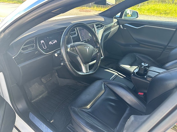 Tesla Model S 8 of 21