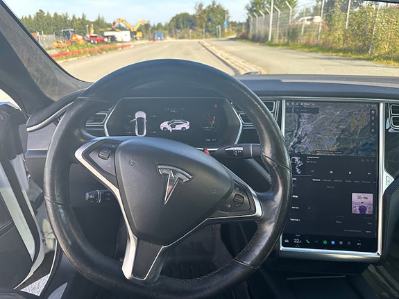 Tesla Model S 9 of 21