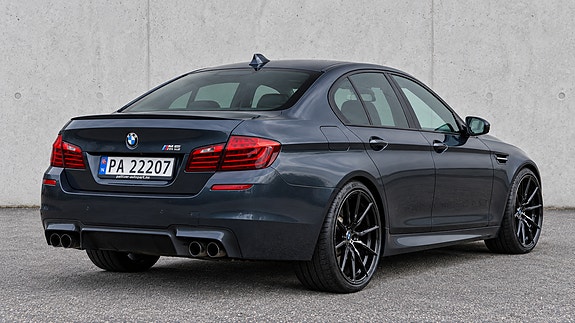 BMW M5 8 of 30