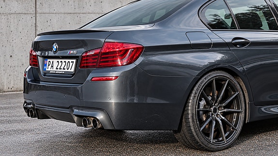 BMW M5 11 of 30