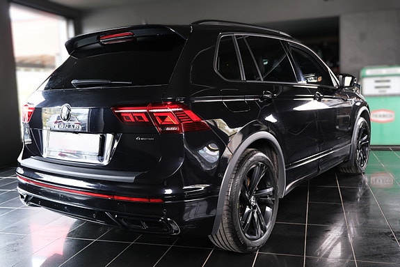 Volkswagen Tiguan 4 of 30