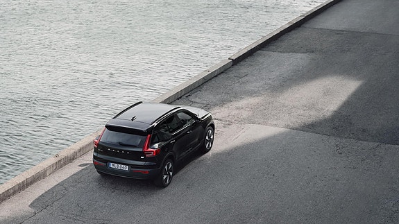 Volvo XC40 10 of 27