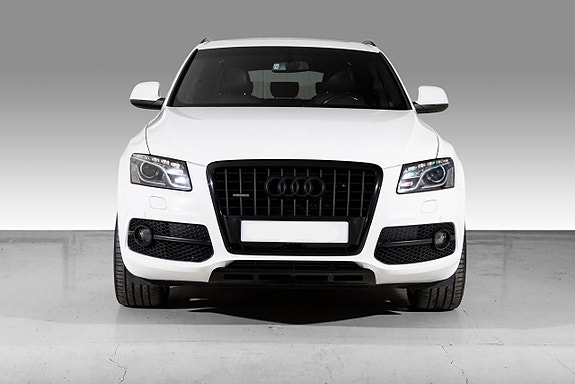 Audi Q5 2 of 18