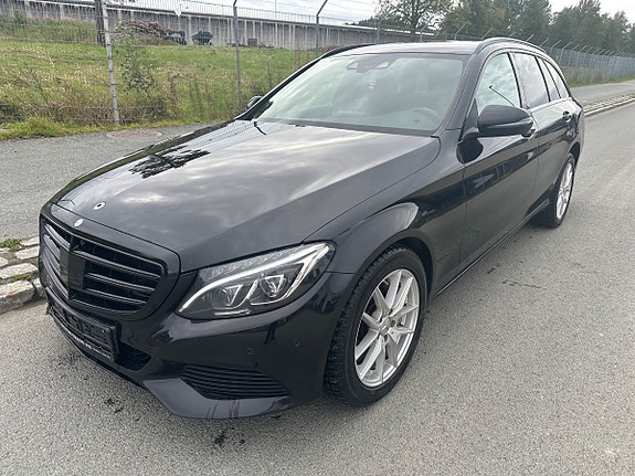 Mercedes-Benz C-Klasse 2 of 22