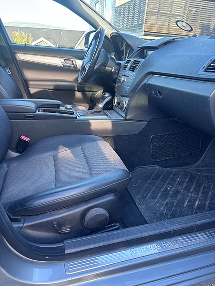 Mercedes-Benz C200 d 13 of 16
