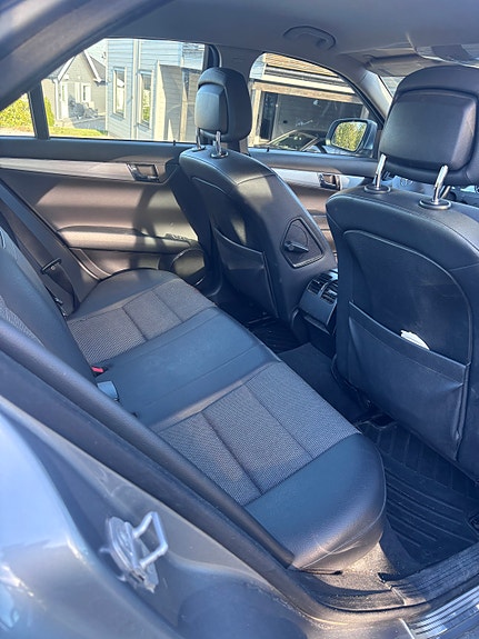 Mercedes-Benz C200 d 11 of 16