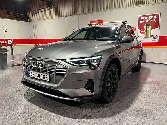 Audi e-tron 7 of 18