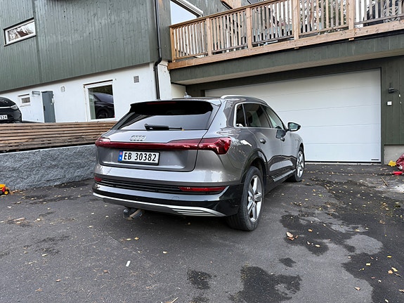 Audi e-tron 2 of 18