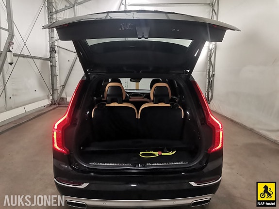 Volvo XC90 7 of 30