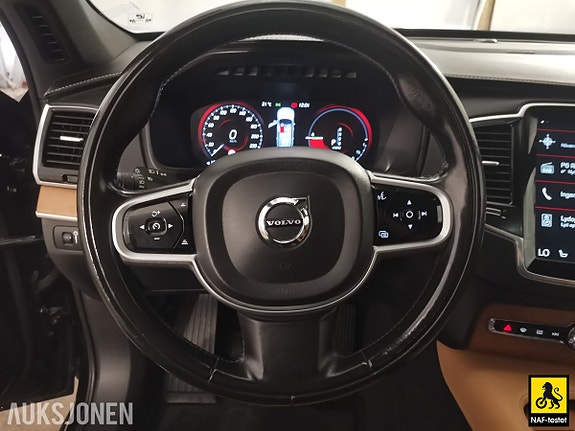 Volvo XC90 20 of 30