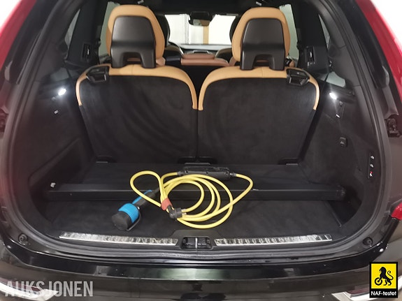 Volvo XC90 8 of 30