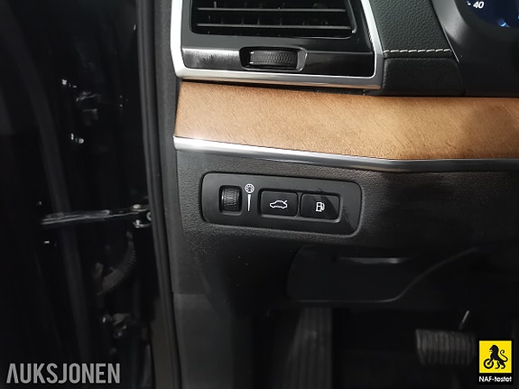 Volvo XC90 17 of 30
