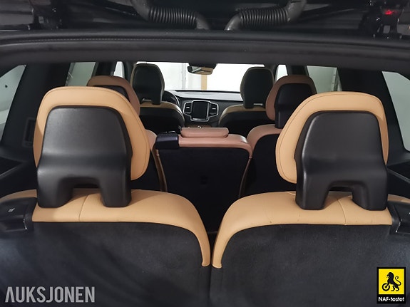 Volvo XC90 9 of 30