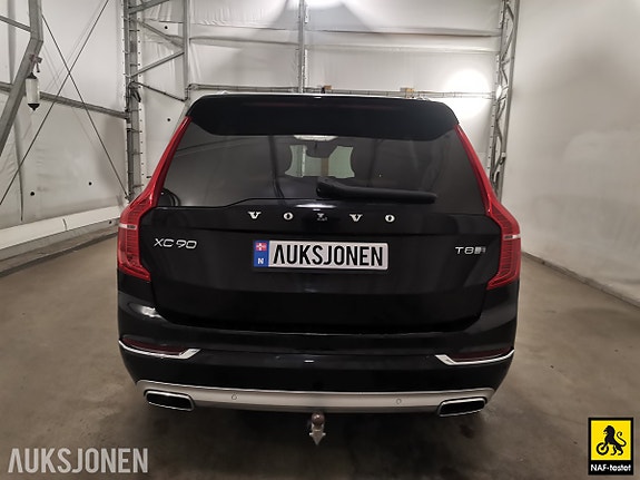 Volvo XC90 5 of 30