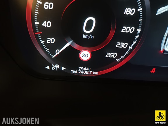 Volvo XC90 24 of 30
