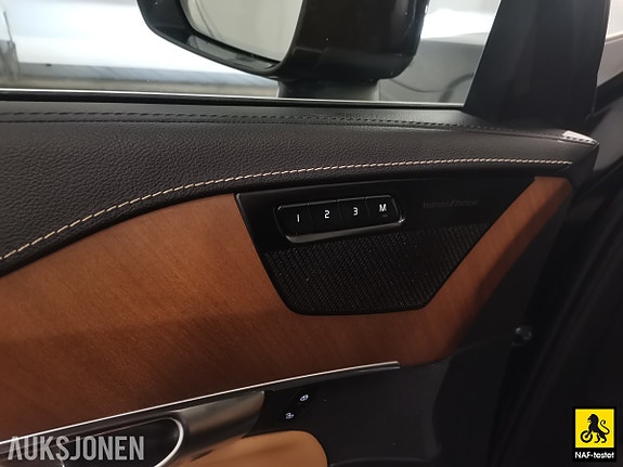 Volvo XC90 13 of 30