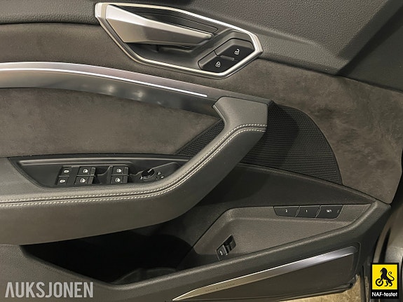 Audi e-tron 10 of 30