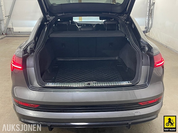 Audi e-tron 4 of 30