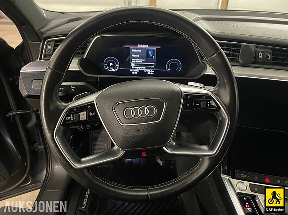 Audi e-tron 14 of 30