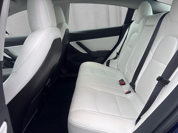 Tesla Model 3 11 of 13