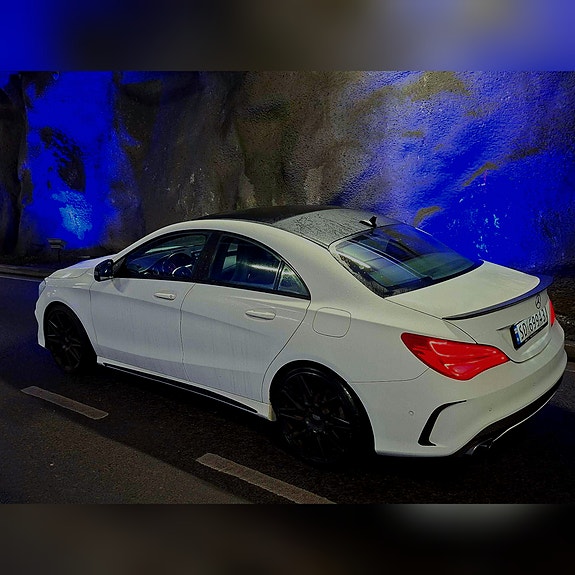 Mercedes-Benz CLA180 3 of 12