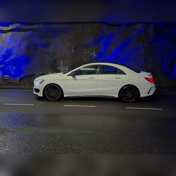 Mercedes-Benz CLA180 6 of 12