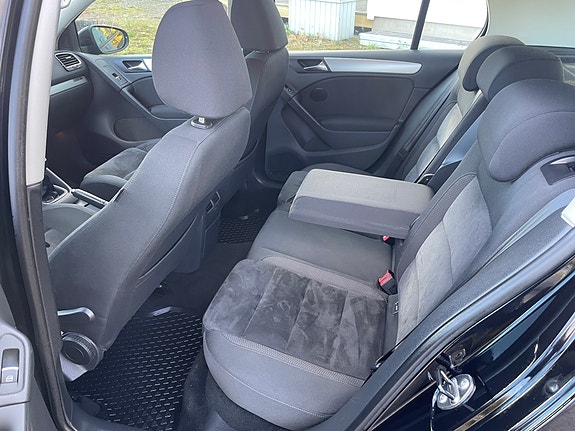 Volkswagen Golf VI 12 of 29
