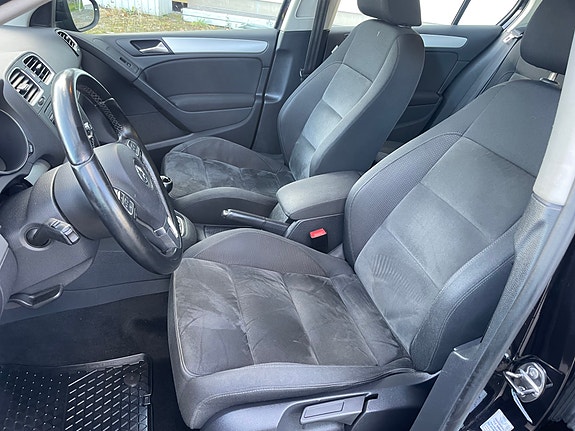 Volkswagen Golf VI 11 of 29