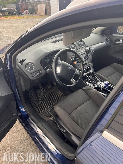 Ford Mondeo 9 of 12