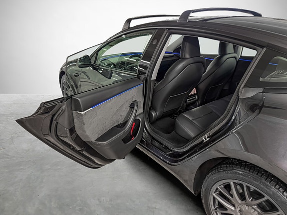 Tesla Model 3 19 of 30