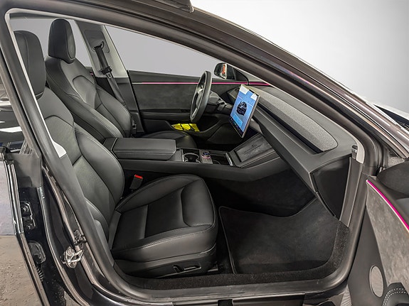 Tesla Model 3 18 of 30