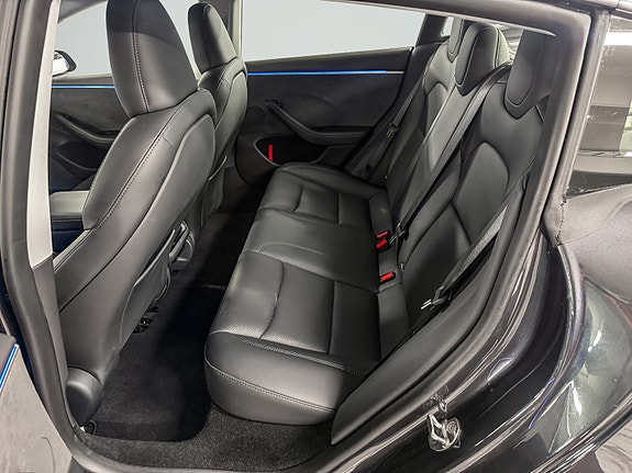 Tesla Model 3 20 of 30