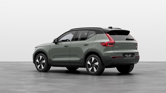 Volvo XC40 4 of 27