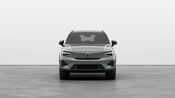 Volvo XC40 3 of 27
