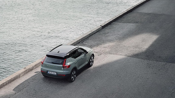 Volvo XC40 10 of 27