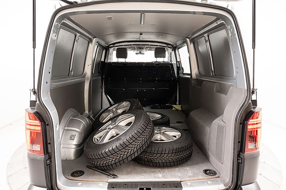 Volkswagen Transporter 18 of 24