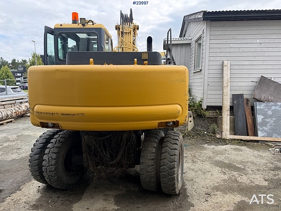 Komatsu PW130 hjulgraver m/engcon rotortilt og to skuffer 4 of 30