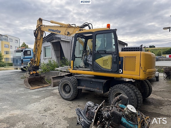 Komatsu PW130 hjulgraver m/engcon rotortilt og to skuffer 3 of 30