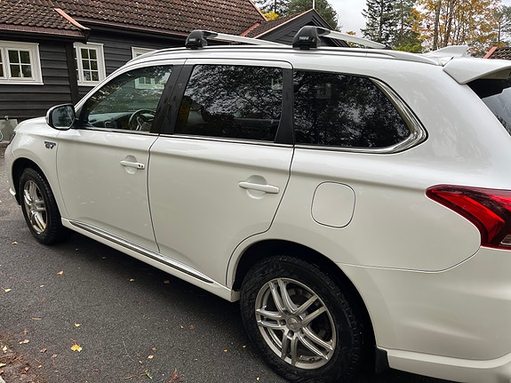 Mitsubishi Outlander 2 of 11