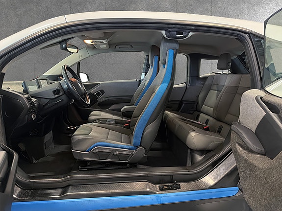BMW i3 10 of 23