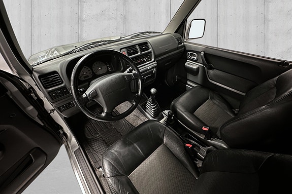 Suzuki Jimny 7 of 11