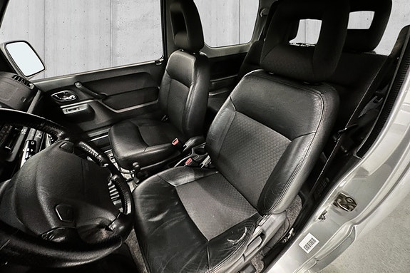 Suzuki Jimny 8 of 11